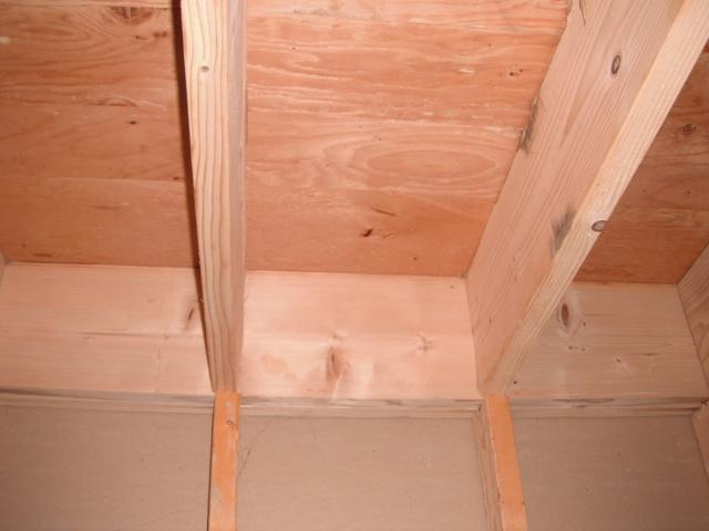 Floor joists need joist hangers installed. "Chicago Home Inspection Photo"